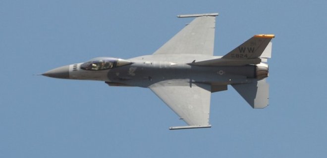 Борьба с ИГ: ВВС Ирака впервые бомбили цели с истребителей F-16 - Фото