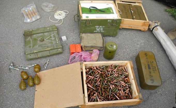 На Донетчине у "авторитета" изъяли крупный арсенал оружия: фото