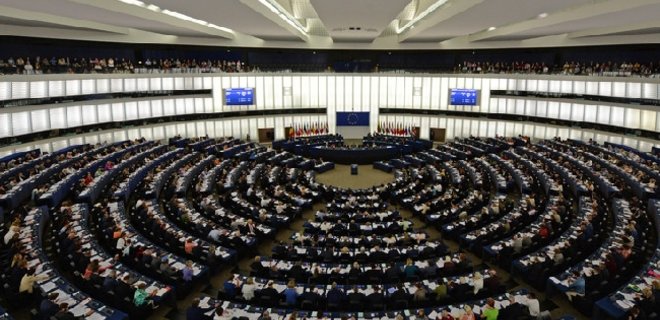 Европарламент потребует от Кремля освободить Савченко и Сенцова - Фото