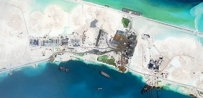 Китай продолжил застройку спорных островов в Южно-Китайском море - Фото
