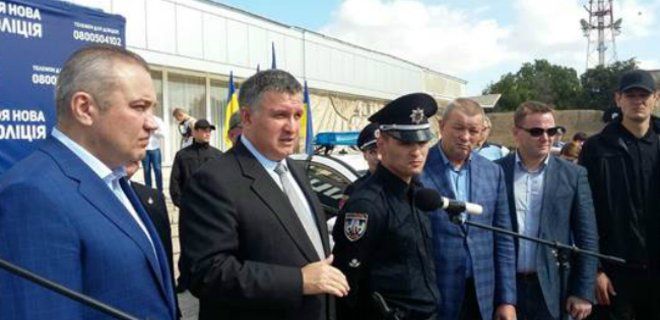 Аваков: Милиция пройдет переаттестацию, чтобы стать полицией - Фото