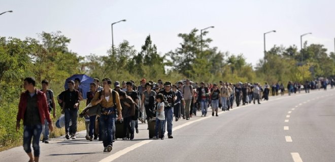 На  хорватско-венгерской границе скопились тысячи беженцев - Фото