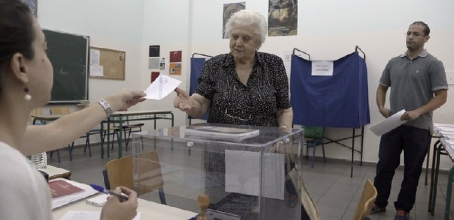 В Греции завершились досрочные выборы, партия Ципраса побеждает - Фото