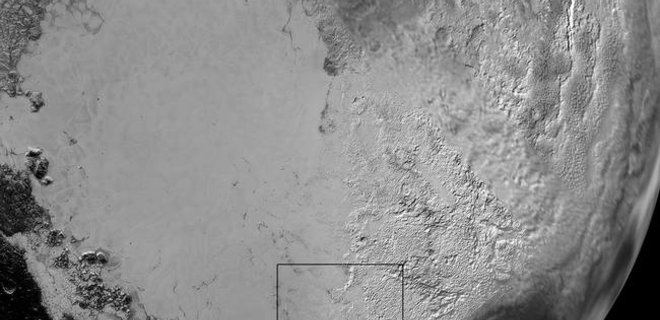 В NASA показали новые снимки Плутона и его ледяных рек - Фото