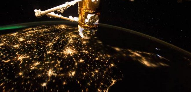 В NASA показали фото США перед рассветом: вид с МКС - Фото
