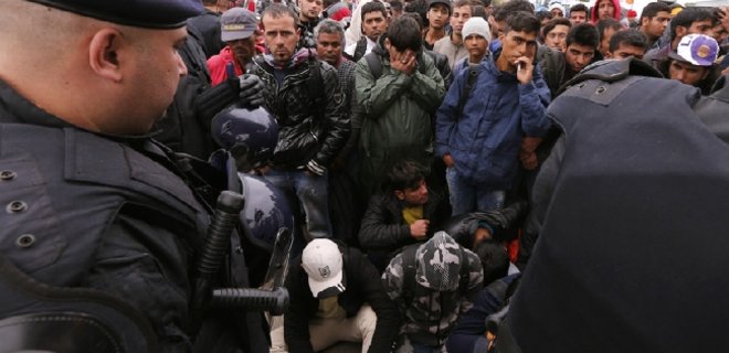 Евросоюз одобрил план по расселению 120 тысяч беженцев - Фото