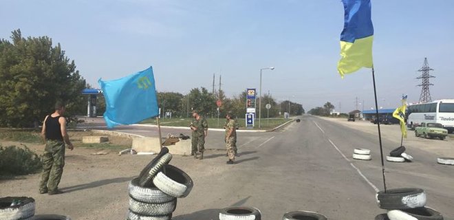 Блокада Крыма: На админгранице не осталось ни одной фуры - Фото