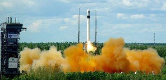 Россия запустила ракету-носитель с военными спутниками - Фото