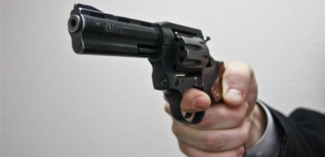 Порошенко инициирует созыв рабочей группы по петиции об оружии - Фото