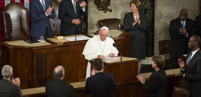 Папа Франциск сорвал овации, выступая в Конгрессе - Фото
