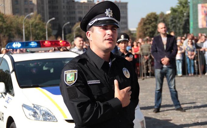 В Харькове стартовала работа новой полиции: фото и видео