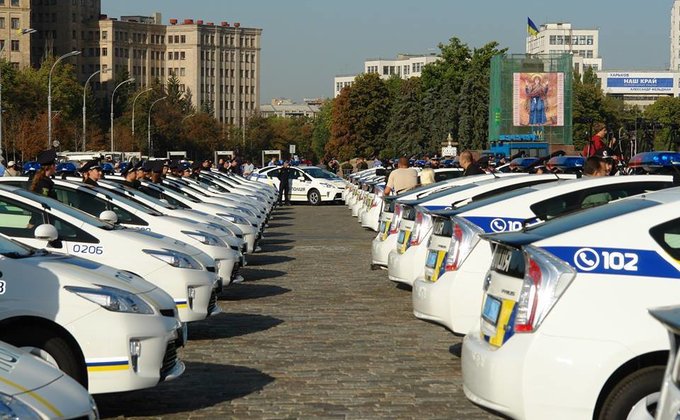 В Харькове стартовала работа новой полиции: фото и видео