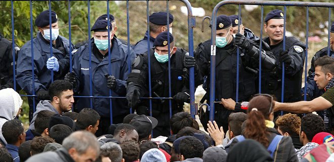 Хорватия под давлением Евросоюза открыла границу с Сербией - Фото