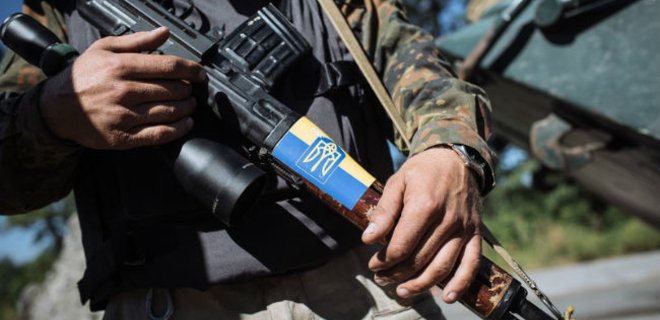 Треть украинцев готовы с оружием в руках оборонять страну - опрос - Фото
