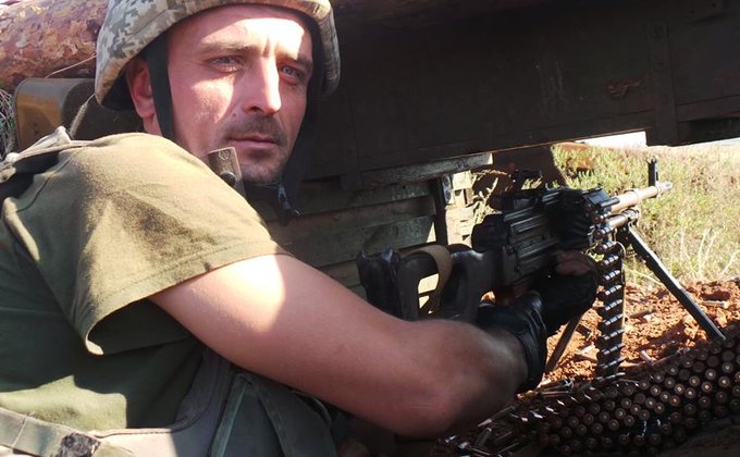Позиции украинских военных на передовой в зоне АТО: фоторепортаж