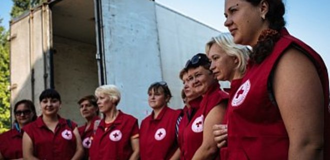 Порошенко: В Донбассе должен работать Красный Крест - Фото