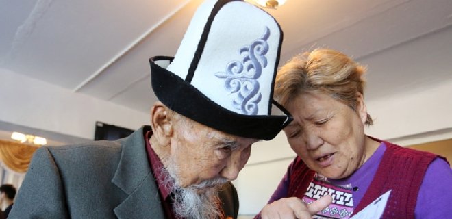 В Кыргызстане сегодня проходят парламентские выборы - Фото
