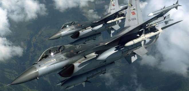 Турция подняла истребители F-16S на перехват военного самолета РФ - Фото