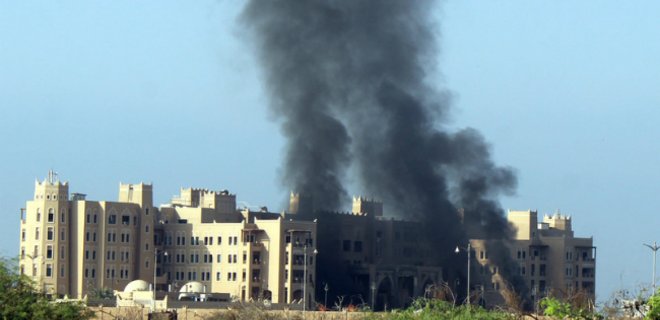Нападение на резиденцию премьера в Йемене: погибли 12 человек - Фото