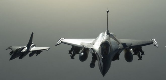 ВВС Франции вновь нанесли удары по позициям джихадистов в Сирии - Фото