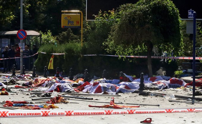 Теракт в Турции: фото с места трагедии и видео момента взрыва