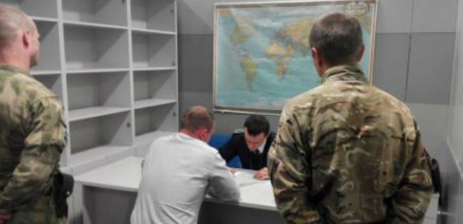 В Борисполе задержали мошенника из РФ, разыскиваемого Интерполом - Фото