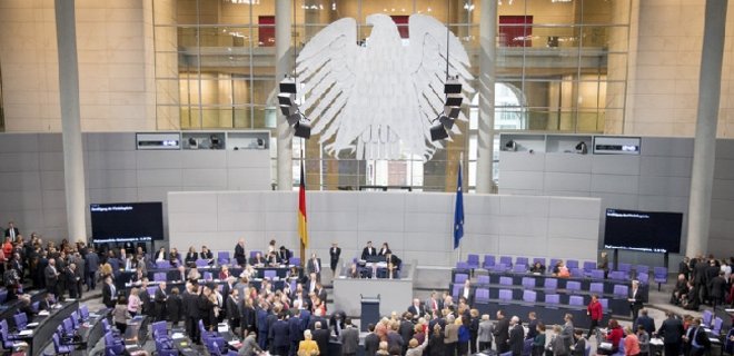 Бундестаг Германии ужесточил миграционное законодательство - Фото