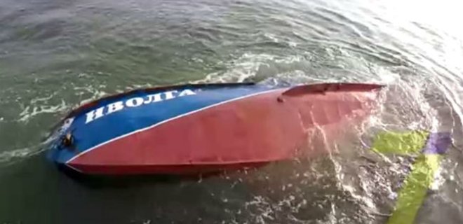 В МВД уточнили количество пассажиров затонувшего катера Иволга - Фото