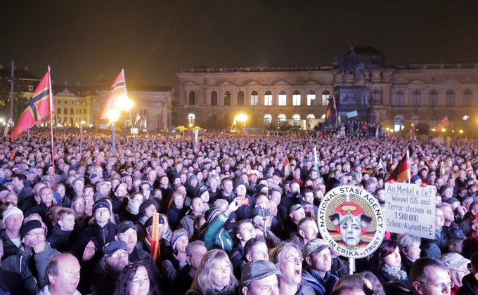 Митинг сторонников и противников антиисламистов в Дрездене: фото