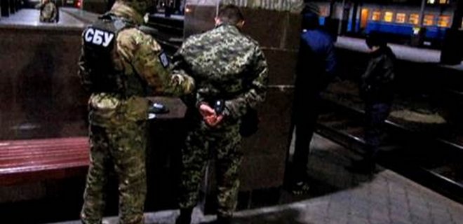 В Харькове задержаны пограничники, которые переправляли нелегалов - Фото