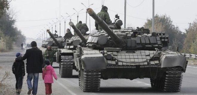 ИС: За сутки в Донбассе замечены более полусотни танков боевиков - Фото