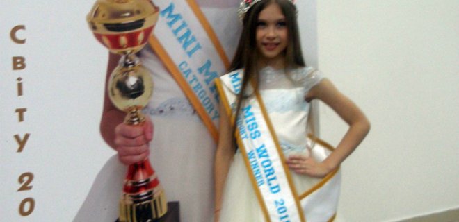 Восьмилетняя украинка победила на конкурсе Мини-мисс мира 2015 - Фото