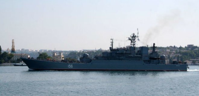 Разведка: через Босфор прошел большой десантный корабль РФ - Фото