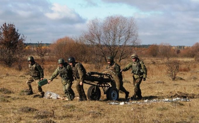 Украинские десантники проводят учения с боевыми стрельбами: фото