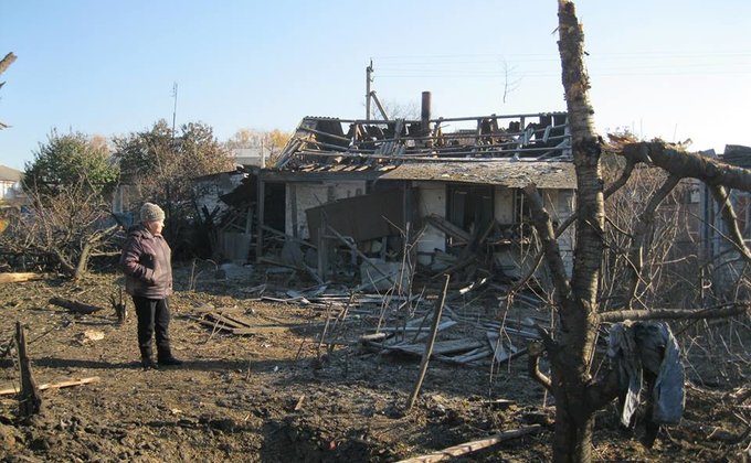 Последствия взрывов на складе боеприпасов в Сватово: фото