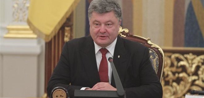 Порошенко: На выборах удалось избежать реванша антиукраинских сил - Фото
