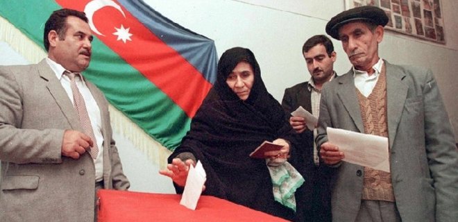 В Азербайджане сегодня граждане выбирают парламент страны - Фото