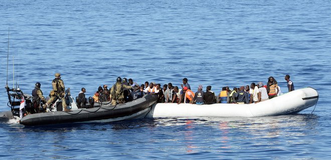 В октябре в Европу морем попало больше беженцев, чем за год - ООН - Фото