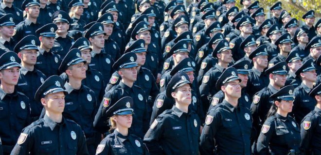 Верховная Рада переименовала милицию в полицию - Фото