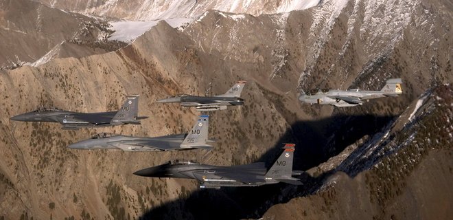 США направили F-15 на защиту воздушного пространства Турции - Фото