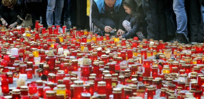 Пожар в ночном клубе Бухареста: количество жертв выросло до 53 - Фото