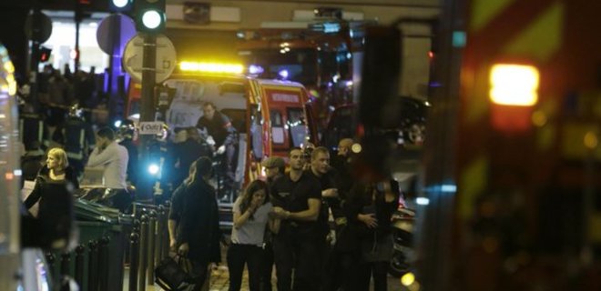 Стрельба в Париже: 60 погибших и около 100 в заложниках - Фото