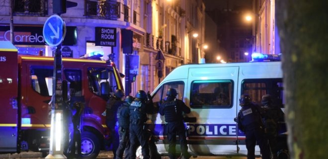 После терактов в Париже госпитализированы 300 человек - СМИ - Фото