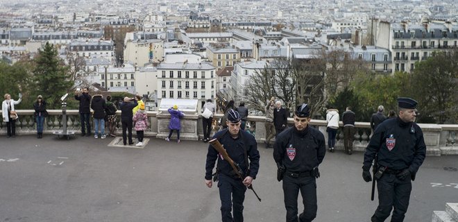 Полиция нашла в Париже конспиративную квартиру террористов - Фото