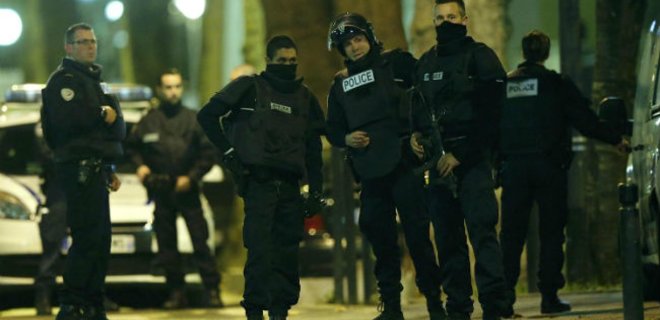 Дело о терактах в Париже: в пригороде столицы нашли еще одно тело - Фото