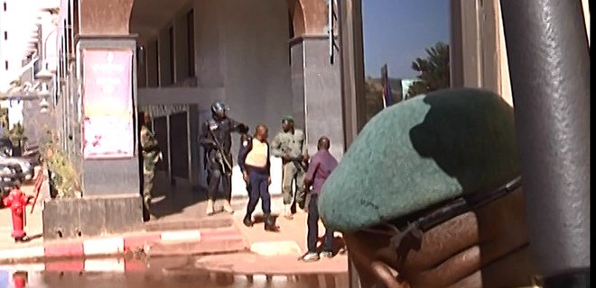 Спецназ США и Франции участвует в освобождении заложников в Мали - Фото