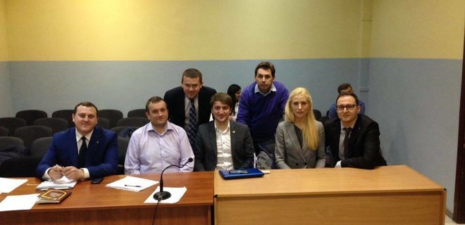 Суд разрешил предвыборную агитацию в Мариуполе и Красноармейске - Фото