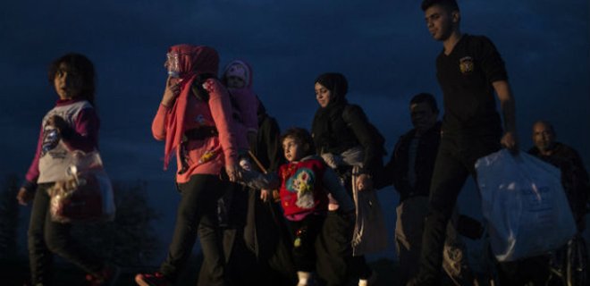 Премьер Франции: Евросоюз больше не может принимать беженцев - Фото