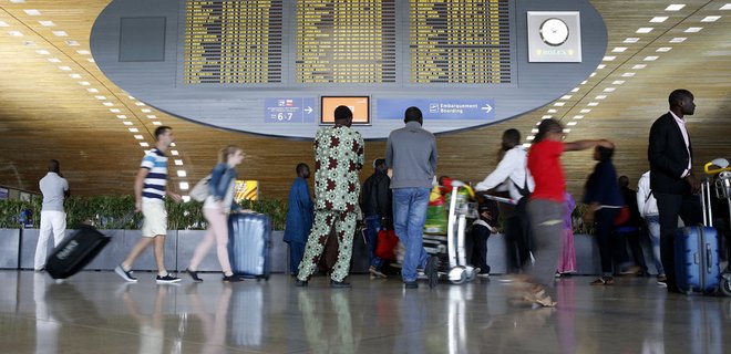 В аэропорту Парижа за радикальные взгляды уволены 57 сотрудников - Фото