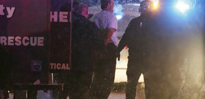 Стрельба в Колорадо: напавший на клинику сдался полиции - Фото